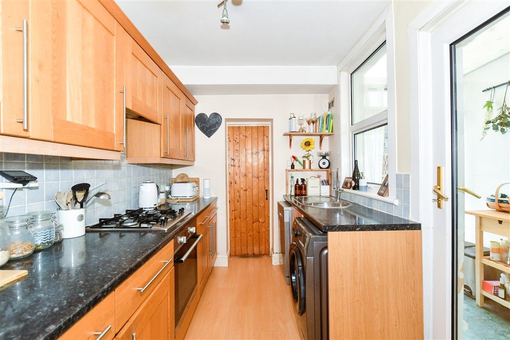 Property photo 3 of 9 Kitchen