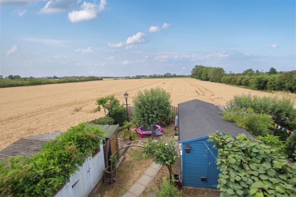 Property photo 2 of 33