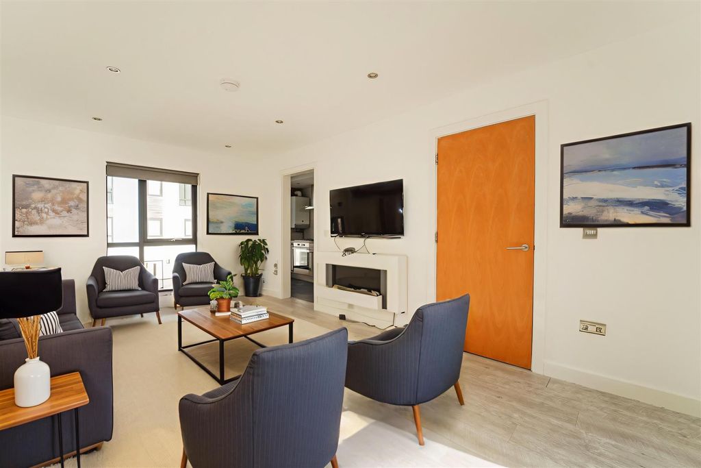 Property photo 2 of 16 Dsc00936 - 0 (1).Jpg