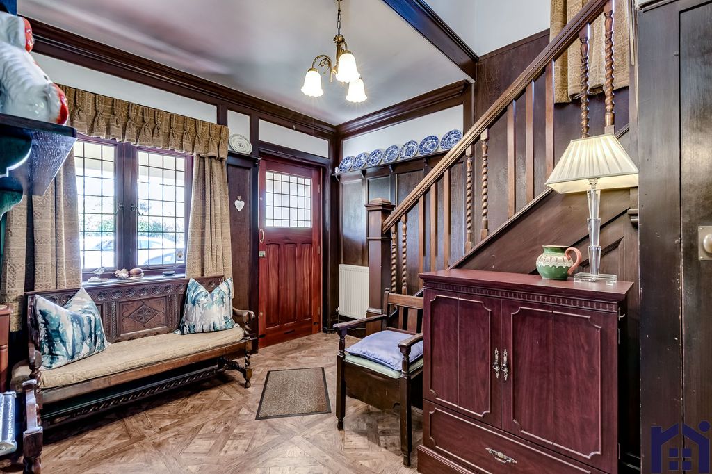 Property photo 2 of 46 Entrance Hallway