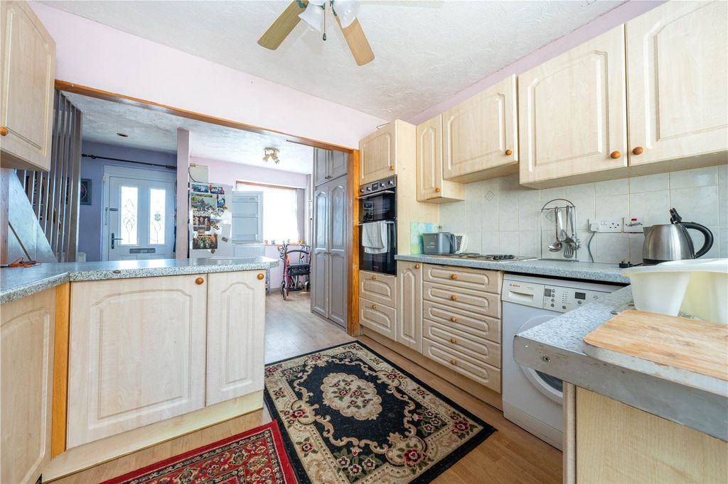 Property photo 3 of 16 Picture No. 12