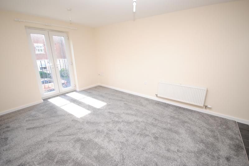 Property photo 3 of 11 Lounge