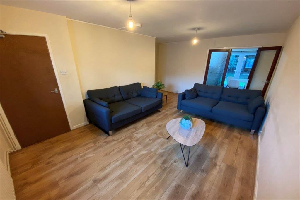 Property photo 2 of 14 (Main)