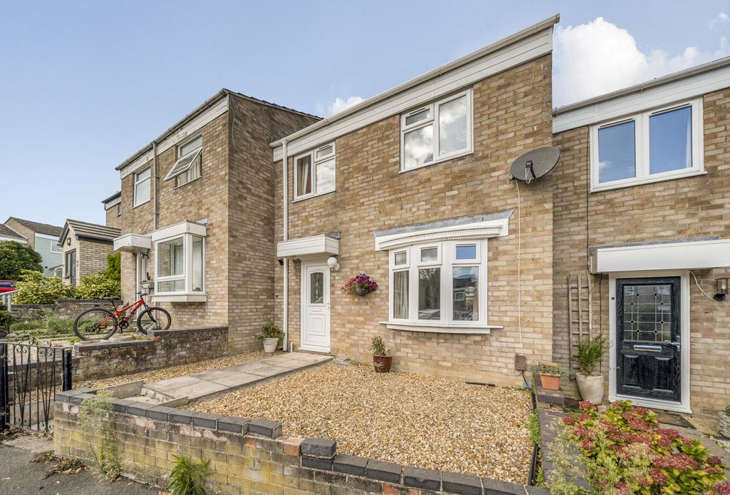Property photo 1 of 20 1355232-1-68c93E9...