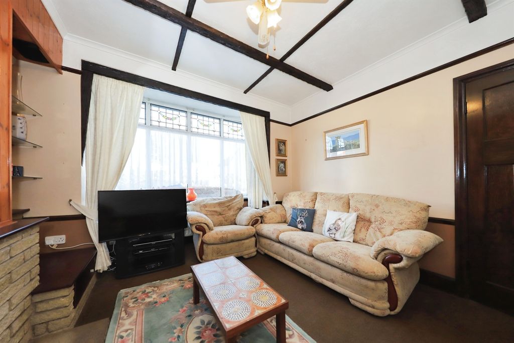Property photo 3 of 17
