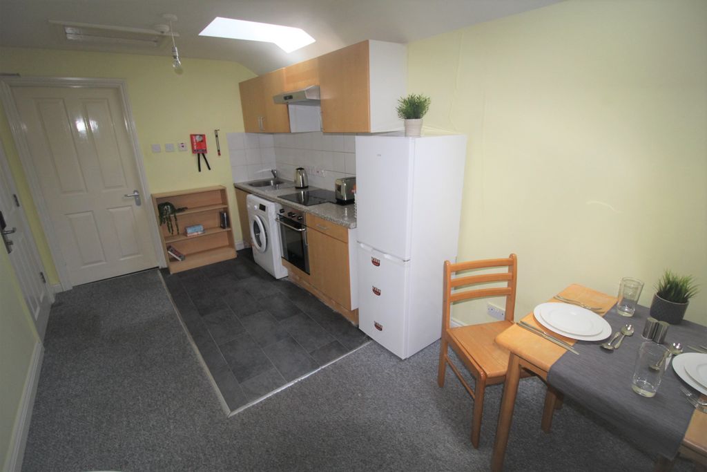 Property photo 3 of 4