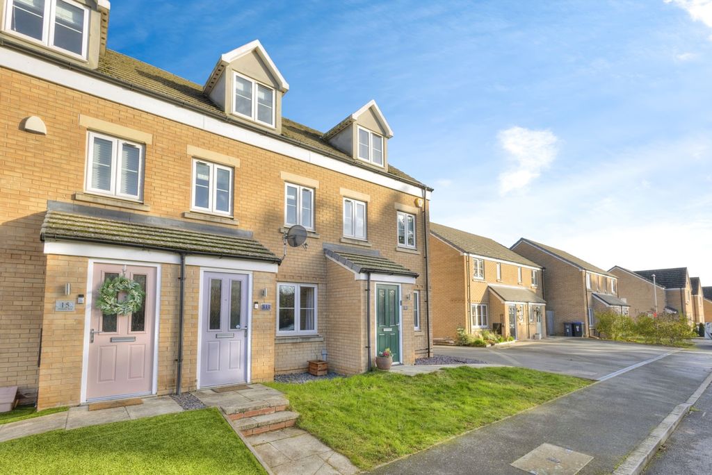 Property photo 1 of 20 Front