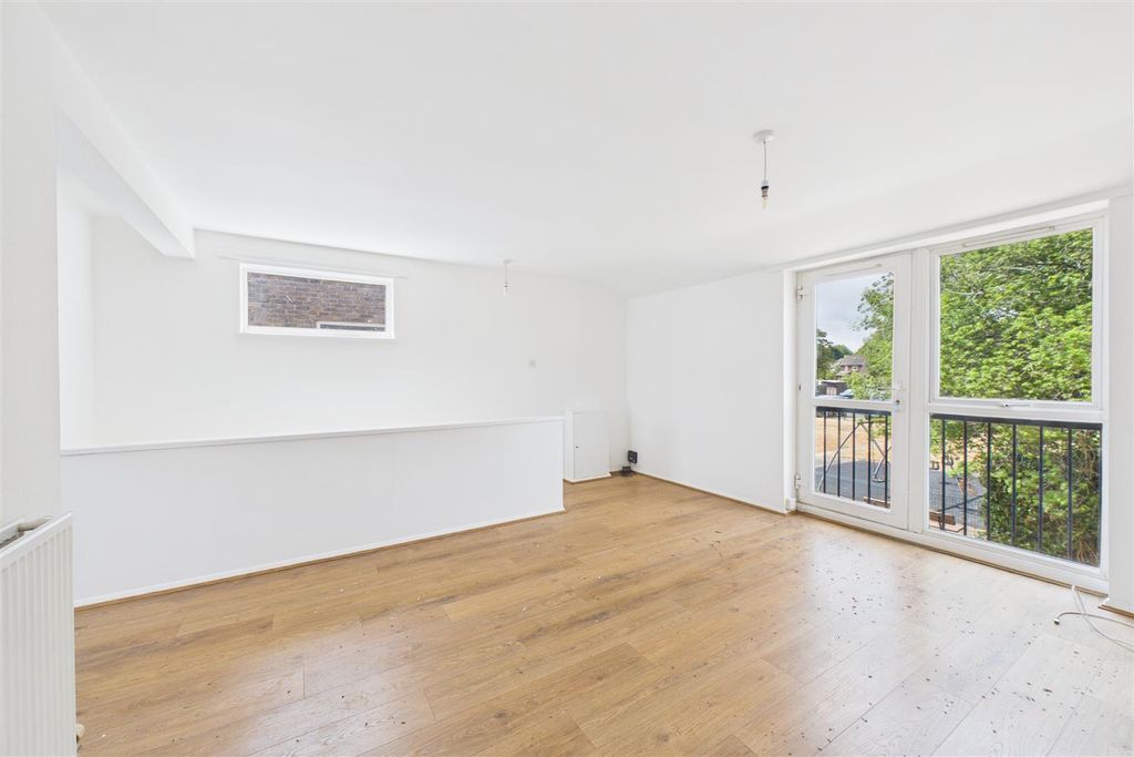 Property photo 1 of 14 Cam04234G0-Pr0407-Still012.Jpg