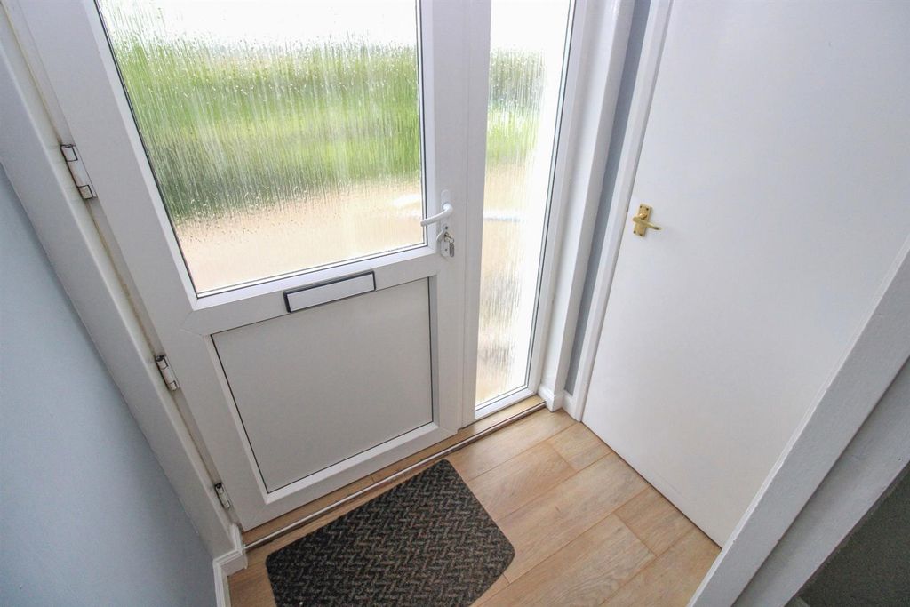 Property photo 2 of 29 Entrance Vestibule.Jpg