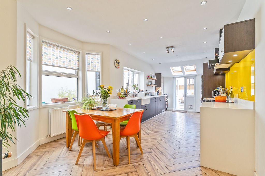 Property photo 1 of 29