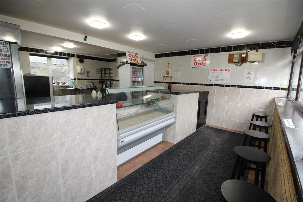 Property photo 2 of 15 Shop Serving Area And Food Cooking
