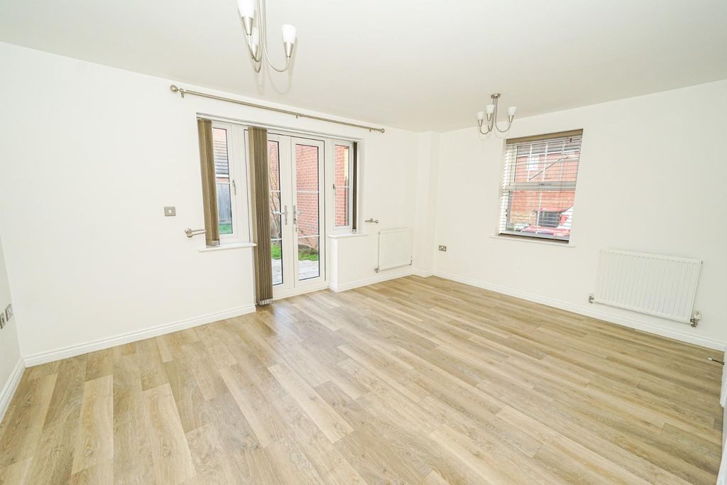 Property photo 2 of 22