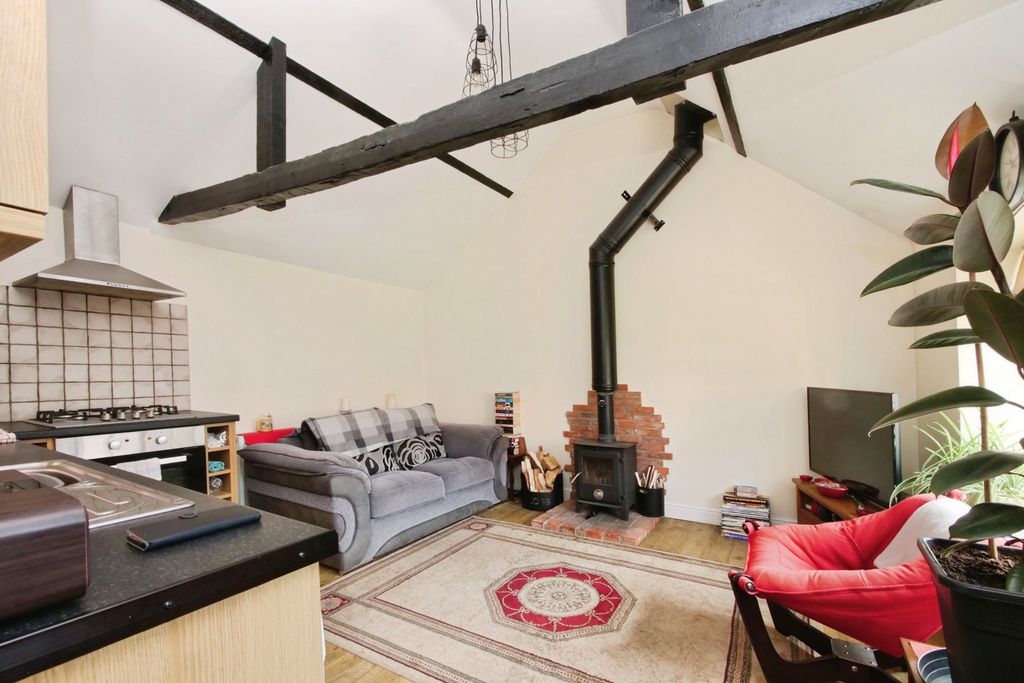 Property photo 3 of 21 Annex