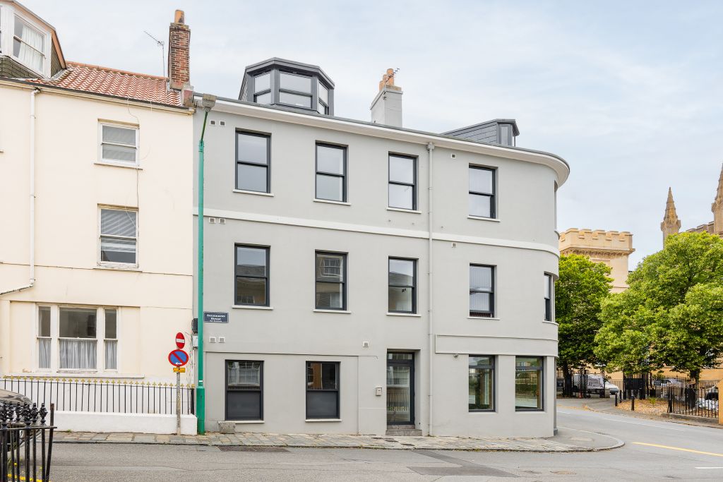 Property photo 1 of 18