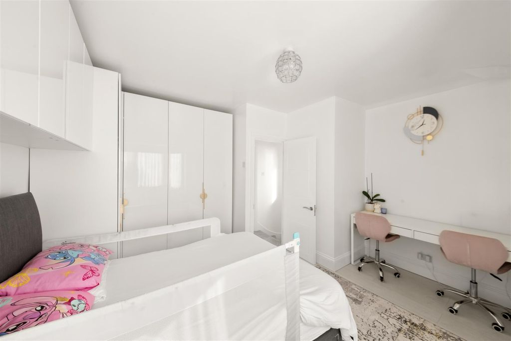 Additional image 10 of 3 bed semi-detached house for saleFredora Avenue, Hayes UB4