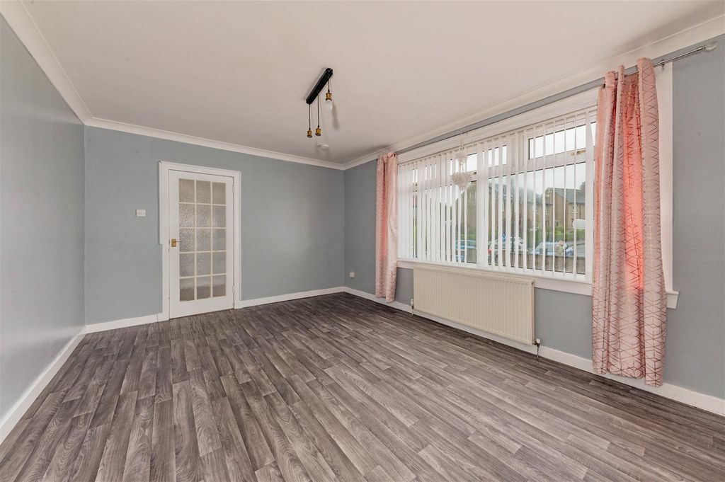 Property photo 3 of 17 28 Ballindean Crescent Dundee-4.Jpg