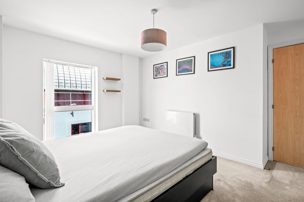 Property photo 3 of 18 4308396