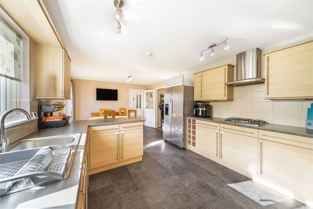 Property photo 3 of 22 Picture No. 06