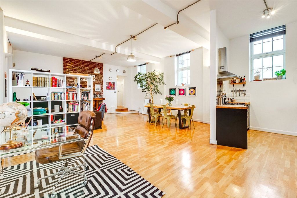 Property photo 3 of 10 Open Reception Room