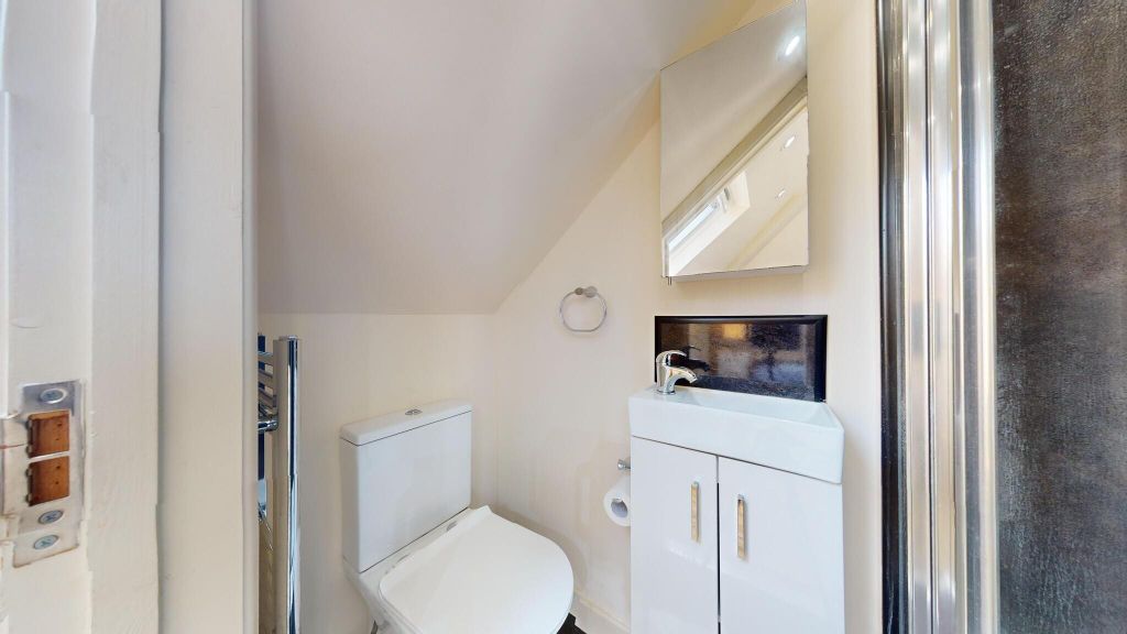 Property photo 3 of 8 Bathroom