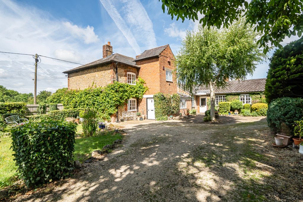 Property photo 1 of 30