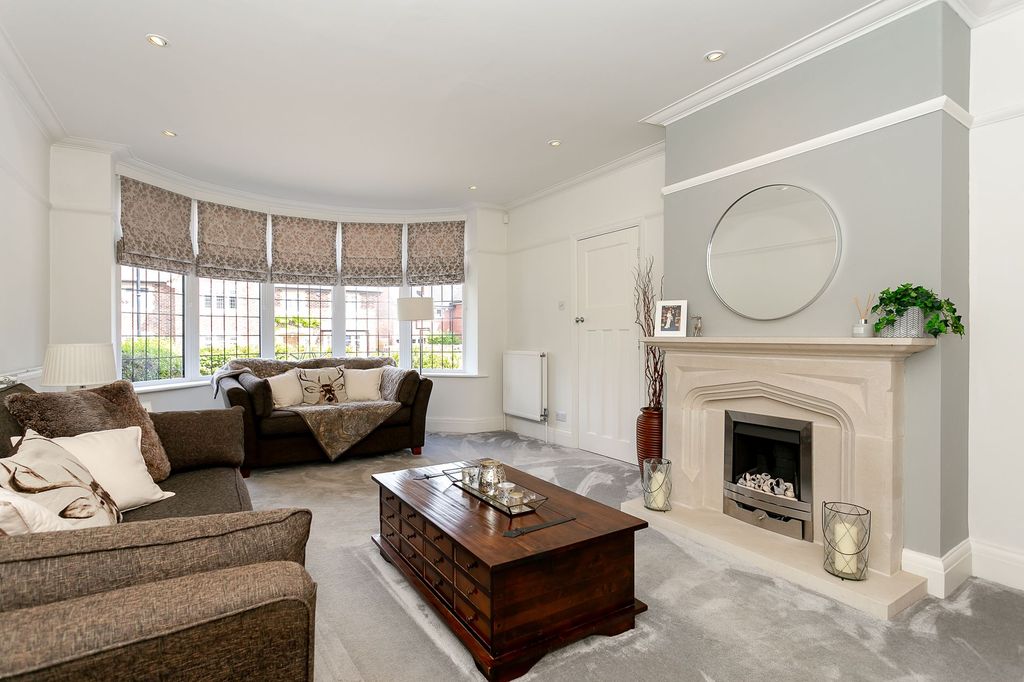 Property photo 2 of 24