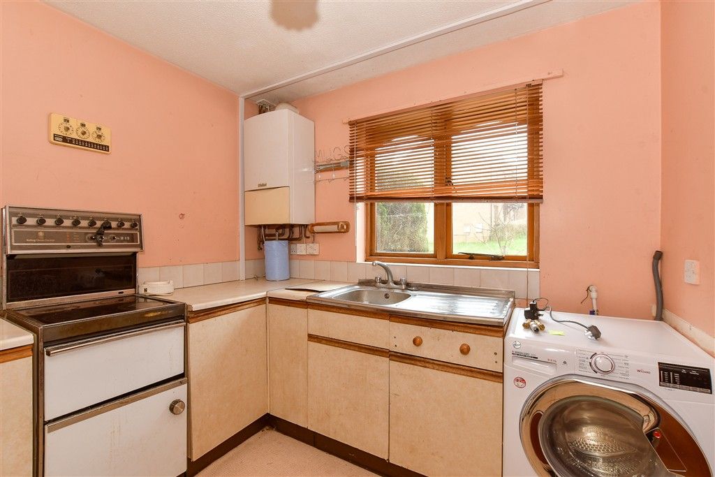 Property photo 1 of 11 Kitchen