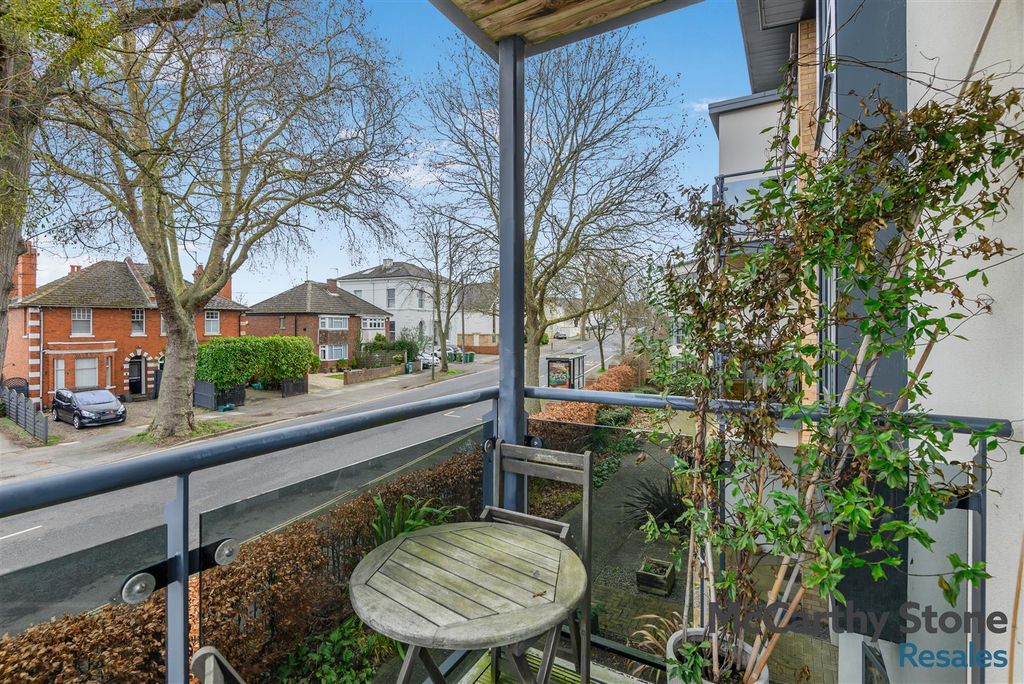 Property photo 1 of 22 8680025-Exterior05.Jpg