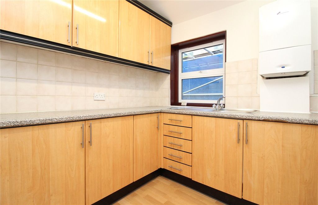 Property photo 2 of 10 Picture No. 33