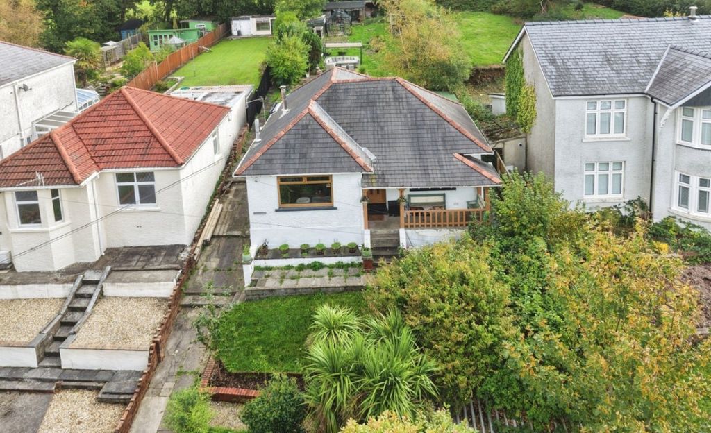 Property photo 1 of 41 5598060