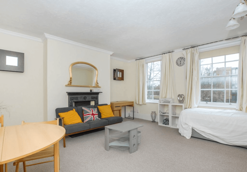 Property photo 2 of 8 Gallery