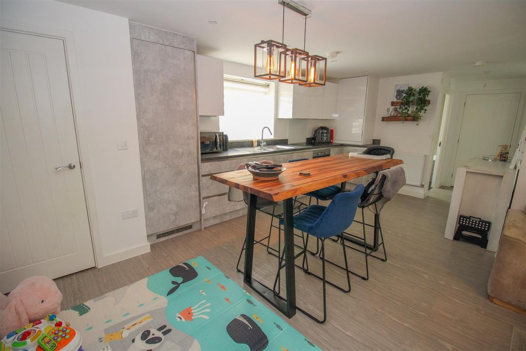 Property photo 3 of 9 Img_2420.Jpg