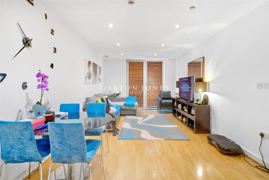 Property photo 2 of 12 Reception