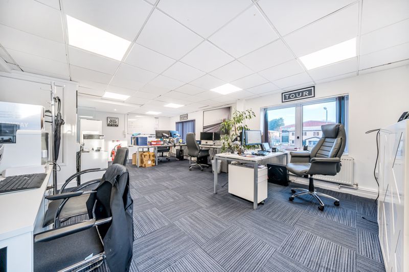 Property photo 2 of 10 Photo 13