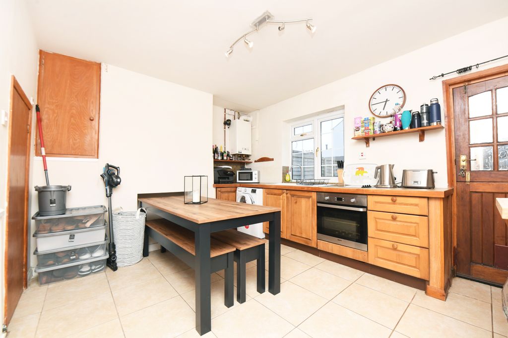 Property photo 3 of 8
