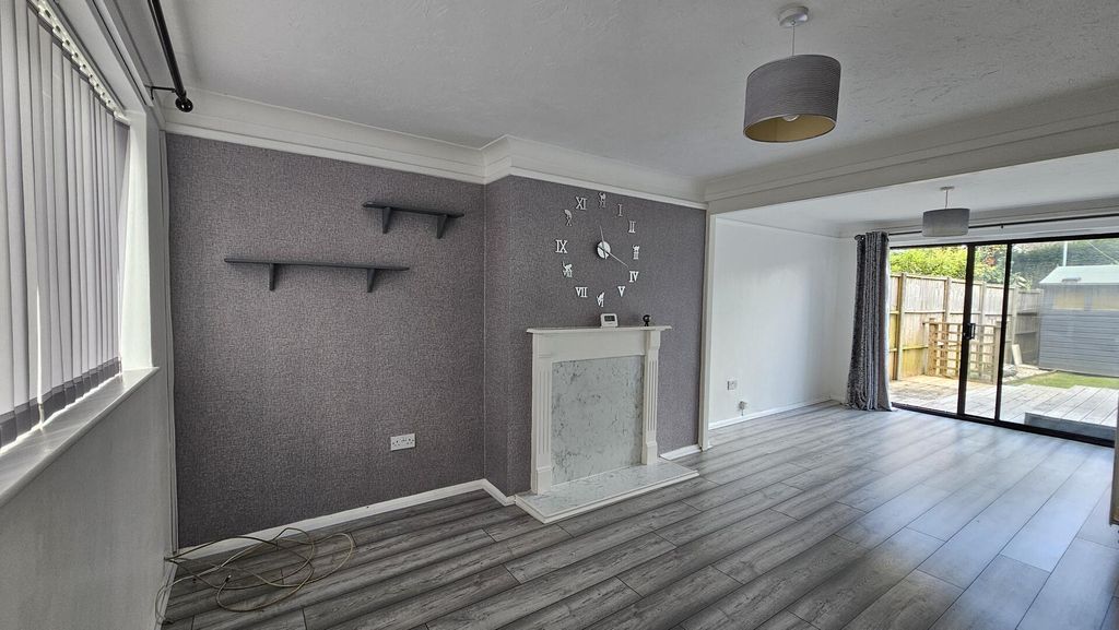 Property photo 2 of 8 Living Room