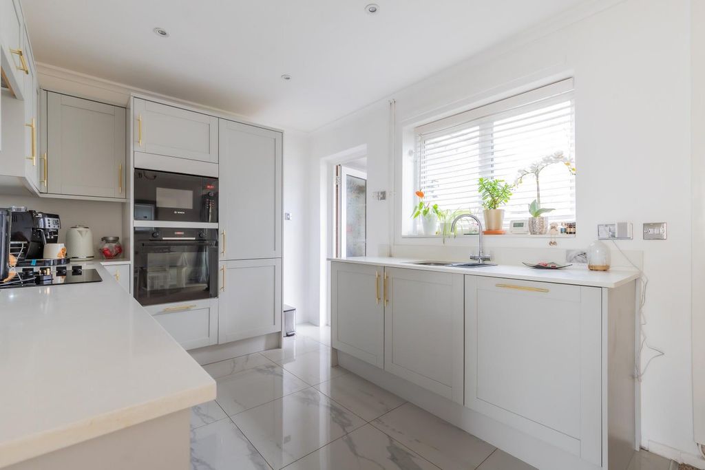 Property photo 2 of 19 2 (6 Of 20).Jpg