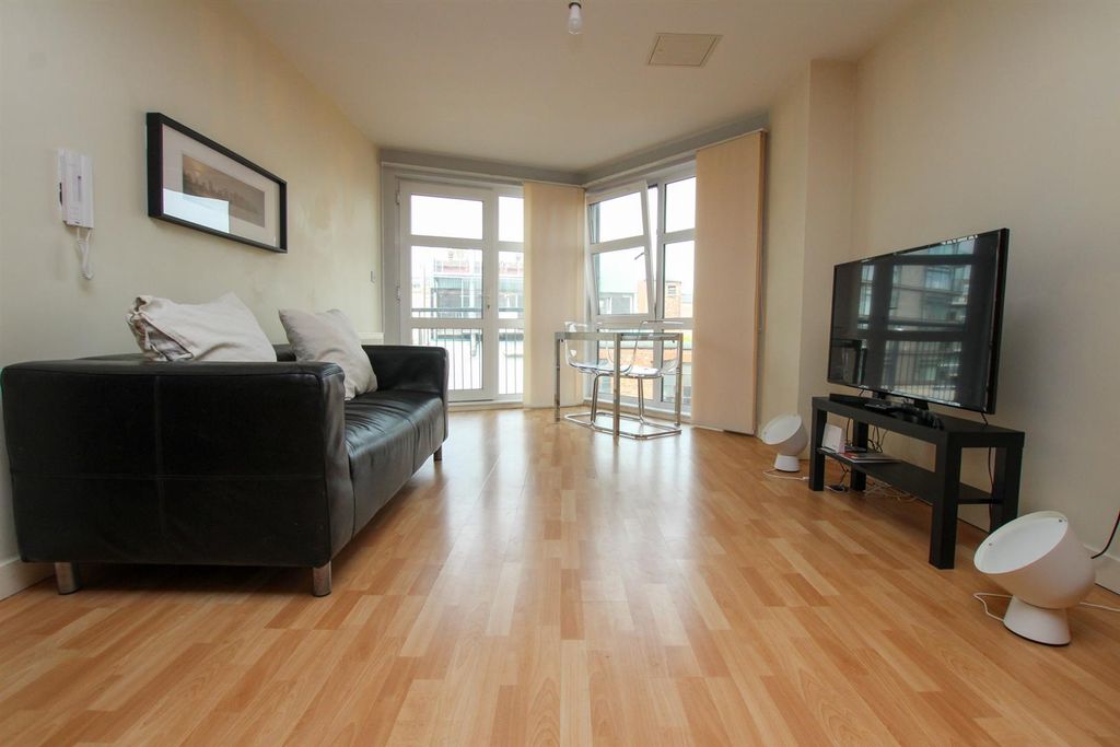 Property photo 2 of 8 Untitled-231