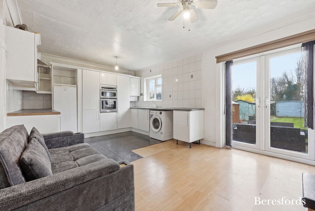 Property photo 3 of 34 Picture No. 36