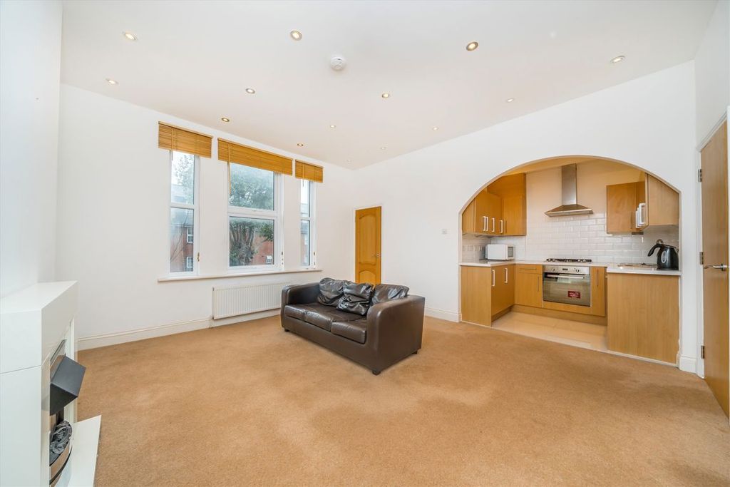 Property photo 2 of 7