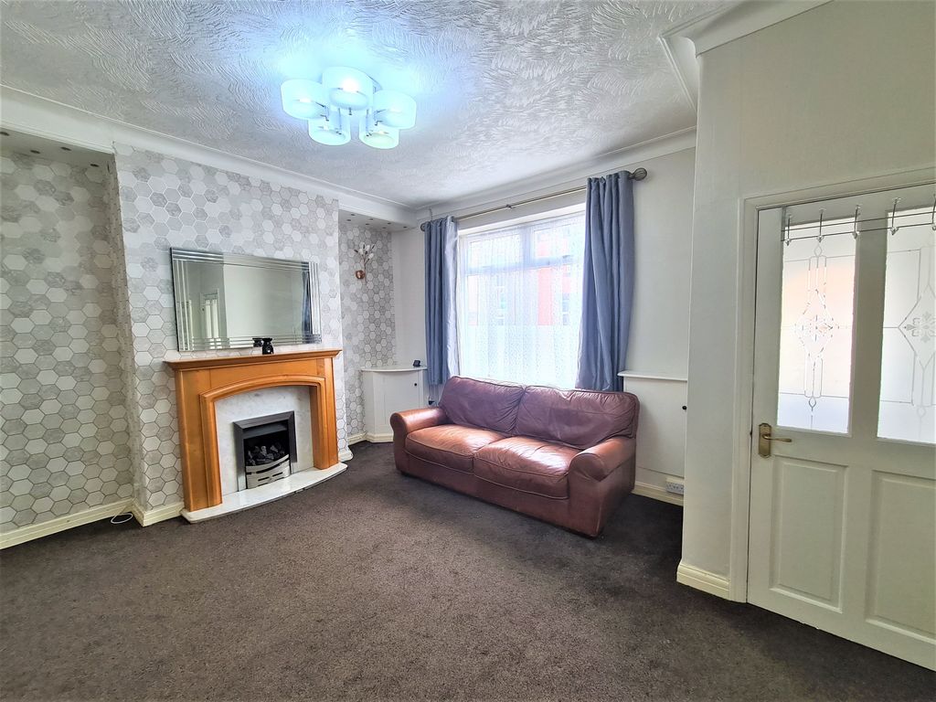 Property photo 2 of 8