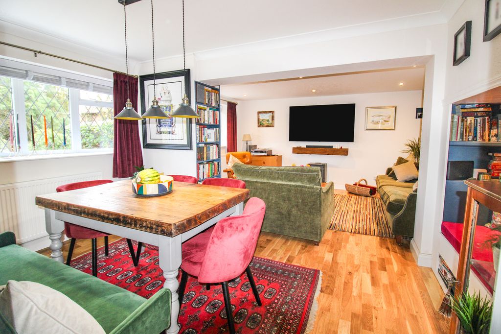 Property photo 2 of 21