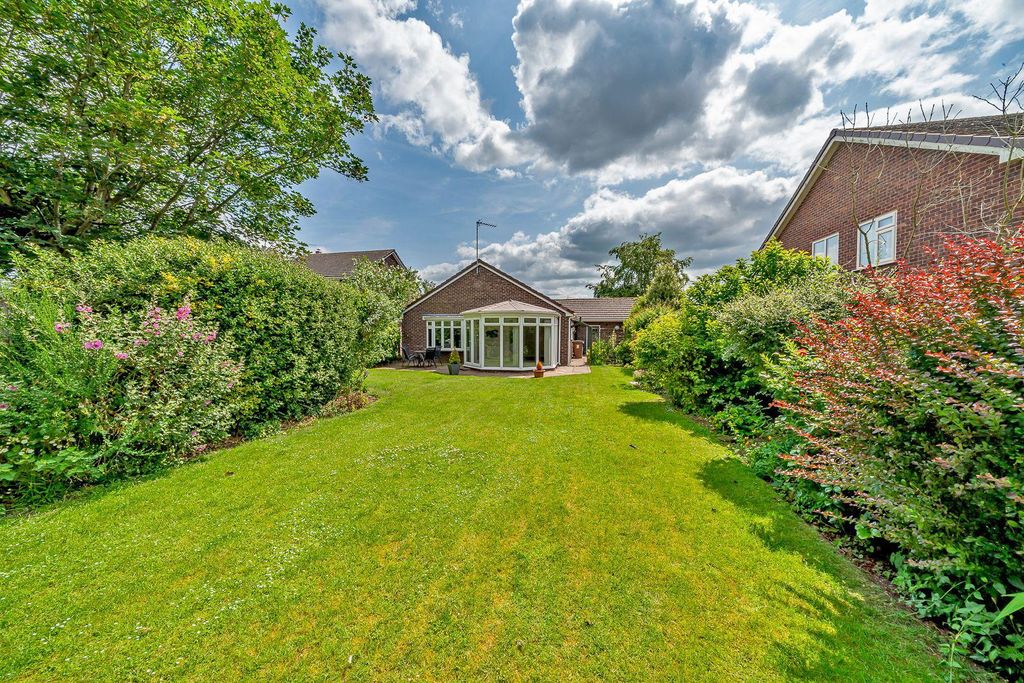 Property photo 2 of 34