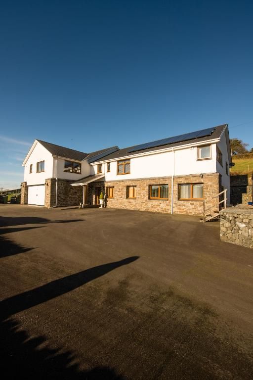 Property photo 1 of 46