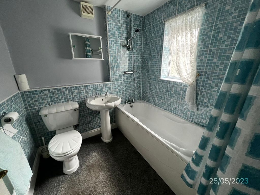 Property photo 3 of 11 2