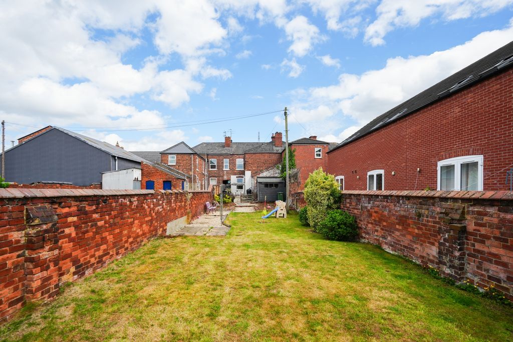 Property photo 2 of 21 Ewemove Estate Agents Scunthorpe - Rear Garden