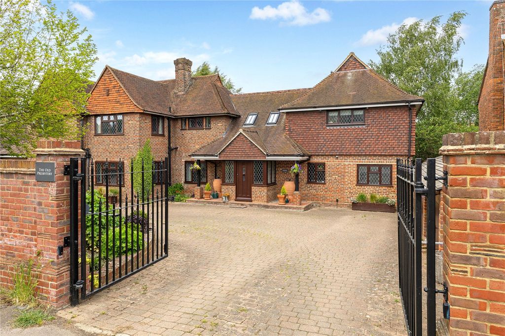 Property photo 1 of 21 Gates
