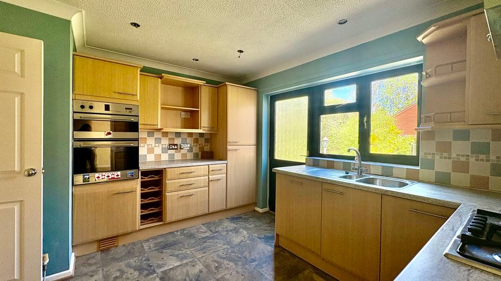 Property photo 3 of 16 Photo 7