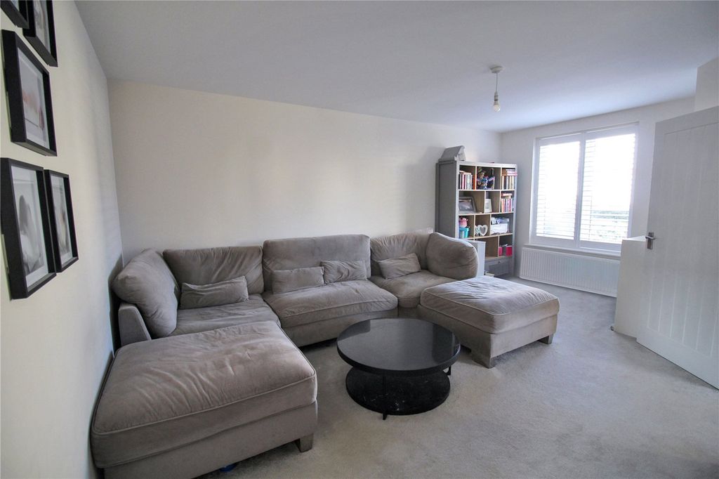 Property photo 3 of 17 Picture No. 09