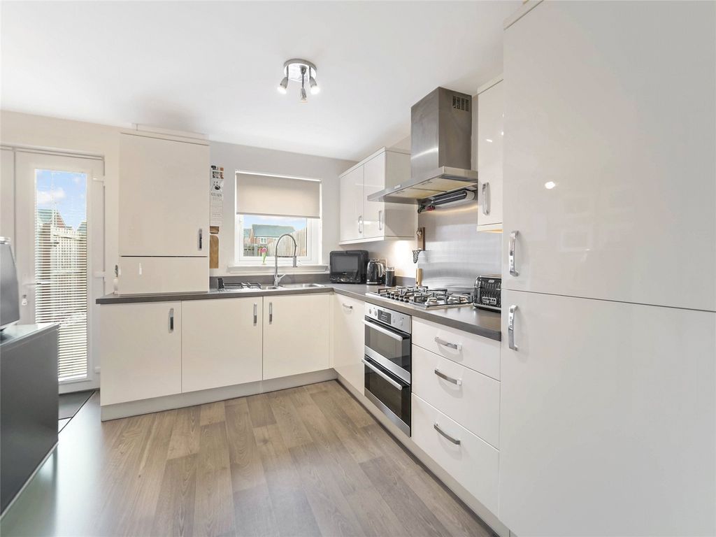 Property photo 3 of 23 Picture No. 31